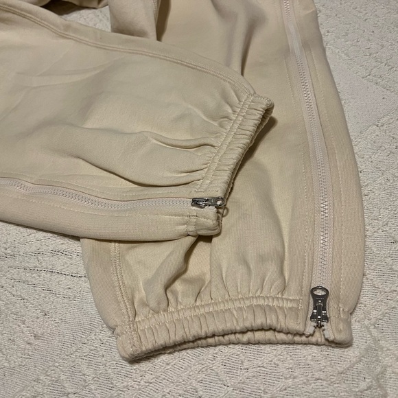 RARE Nike Dri-Fit Milwaukee Bucks Cream City Edition Joggers pants basketball - Picture 7 of 8